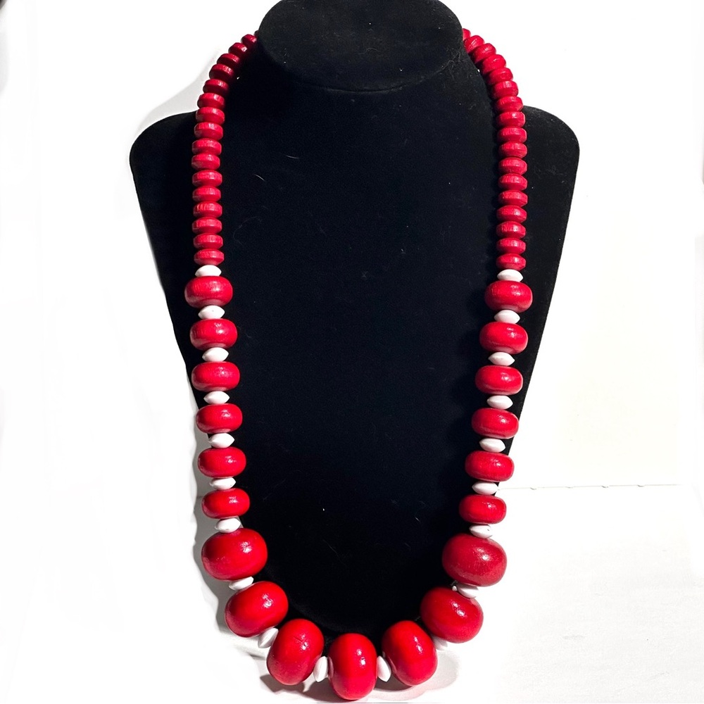 Vintage Chunky Red White Wood Graduated Bead Necklace Retro Hippie Festive